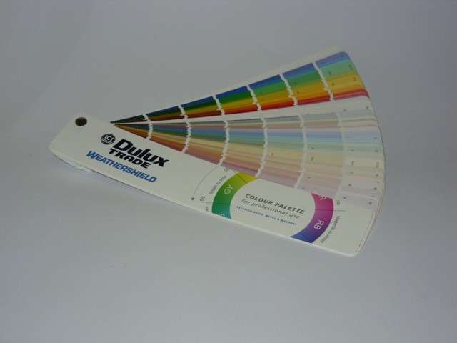 Vzorník Dulux Trade Fasády (vějíř) 1 Vzorník Dulux Trade Fasády (vějíř) 1